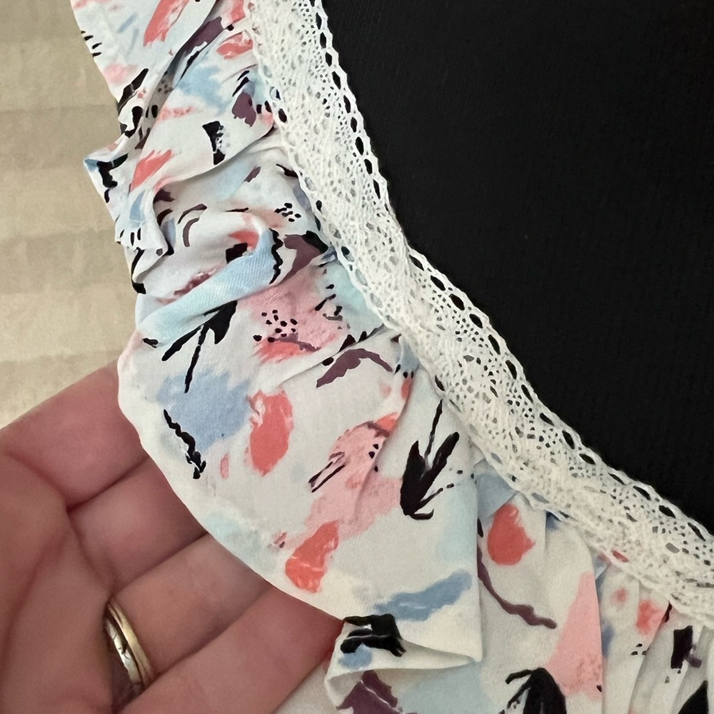 TORRID Long Tank Top Multi Color Abstract Print Ruffle Lace Details  Sz 3 EUC - Picture 8 of 16